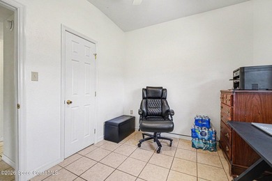 Charming 3-bedroom concrete block home on city water and city - photo 18