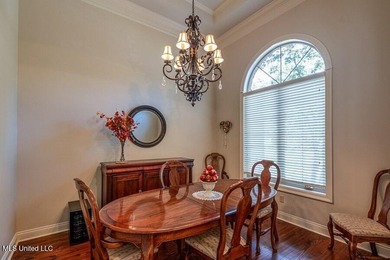 BEAUTIFUL VIEW OVERLOOKING THE GOLF COURSE & A POND. Custom - photo 20