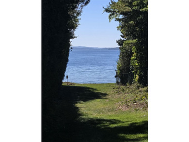 Welcome to this charming 2-bedroom, 1-bath home, ideally located - photo 20