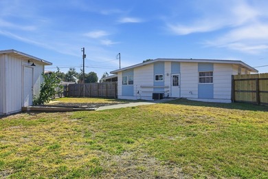 Welcome to your completely updated single-family gem that's - photo 23