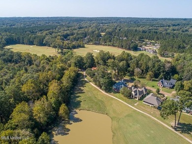 BEAUTIFUL VIEW OVERLOOKING THE GOLF COURSE & A POND. Custom - photo 24