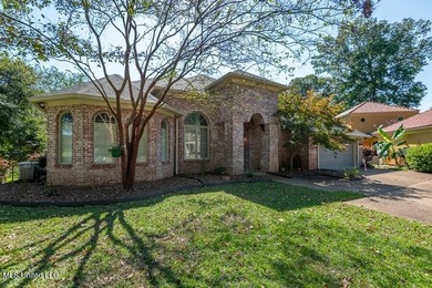 BEAUTIFUL VIEW OVERLOOKING THE GOLF COURSE & A POND. Custom - photo 28