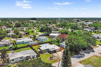 Charming 3-bedroom concrete block home on city water and city - photo 29
