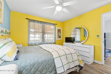 Experience the charm of authentic Oak Island beach living in - photo 33