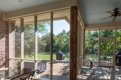 BEAUTIFUL VIEW OVERLOOKING THE GOLF COURSE & A POND. Custom - photo 36