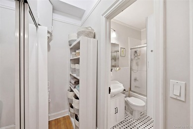 One-bedroom co-op located on the first floor in the Forest Hills - photo 2