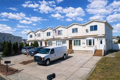 Welcome to this move-in ready, gorgeous single-family - photo 3