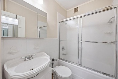 One-bedroom co-op located on the first floor in the Forest Hills - photo 3