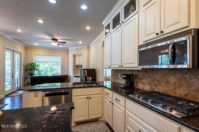 BEAUTIFUL VIEW OVERLOOKING THE GOLF COURSE & A POND. Custom - photo 44