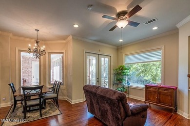 BEAUTIFUL VIEW OVERLOOKING THE GOLF COURSE & A POND. Custom - photo 51