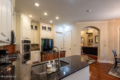 BEAUTIFUL VIEW OVERLOOKING THE GOLF COURSE & A POND. Custom - photo 52