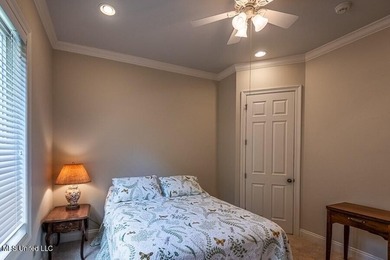 BEAUTIFUL VIEW OVERLOOKING THE GOLF COURSE & A POND. Custom - photo 53