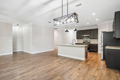 Welcome to this spacious, like-new 4-bedroom, 2-bath home lives - photo 7