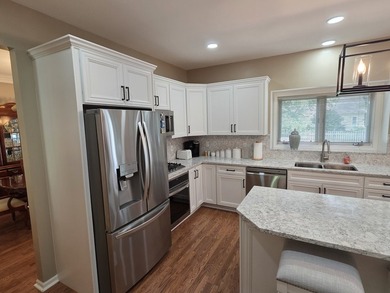 Take the keys and move right into this stunning, turn-key - photo 11