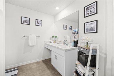 Beautifully maintained 2024 CBS home offering 3 bedrooms and 2 - photo 22