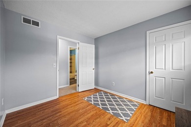 Welcome to this beautiful 3-bedroom, 1.5-bathroom Colonial home - photo 27