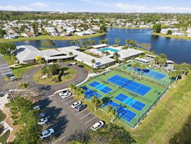 Welcome to Cypress Lakes, one of West Palm Beach's best-kept - photo 30