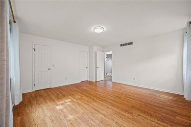 Welcome to this beautiful 3-bedroom, 1.5-bathroom Colonial home - photo 32