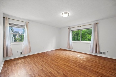 Welcome to this beautiful 3-bedroom, 1.5-bathroom Colonial home - photo 33