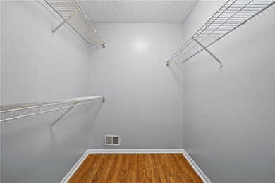 Welcome to this beautiful 3-bedroom, 1.5-bathroom Colonial home - photo 34