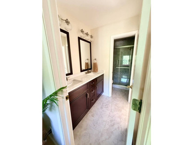 Take the keys and move right into this stunning, turn-key - photo 34