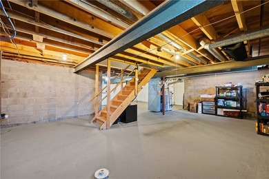 Welcome to this beautiful 3-bedroom, 1.5-bathroom Colonial home - photo 35