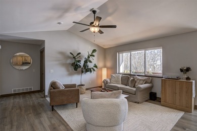 Custom C & M Jackson Model Home that's high-end and full of - photo 4