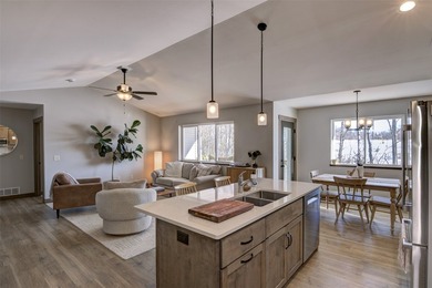 Custom C & M Jackson Model Home that's high-end and full of - photo 10