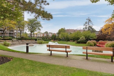 Fabulous Bay Club Gated Community. 24 hour security. Doorman & - photo 15