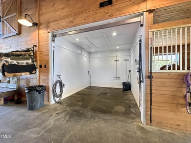 Offering a Dream Lifestyle for the equine enthusiasts, this is - photo 43