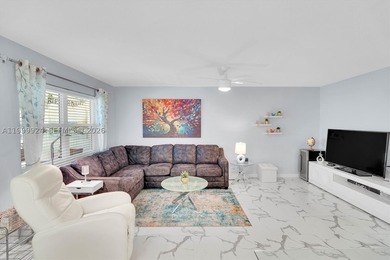 PRISTINE CONDITION and TOTALLY REMODELED unit in this IDEAL - photo 4