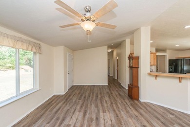 Riverfront Retreat in Junction City ''Modern Living on the - photo 11