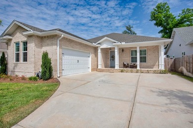 OFFERING $20,000 in buyer closing cost!! This home offers a - photo 2