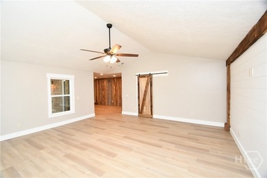 Welcome to your Lake Hartwell retreat! Nestled on a beautifully - photo 15