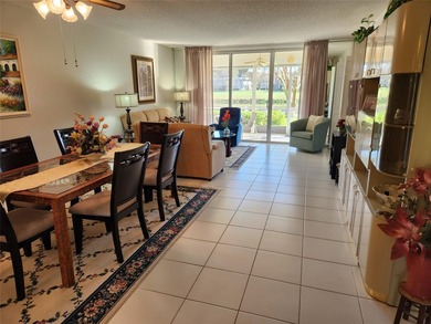 This Lakefront, spacious, Ground Floor 3 Bedroom, 2 Bath Condo - photo 25