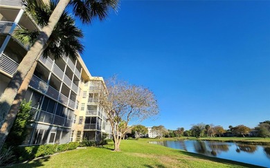 This Lakefront, spacious, Ground Floor 3 Bedroom, 2 Bath Condo - photo 30