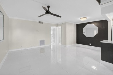 Welcome to easy living in this renovated 1 bedroom, 1.5 bath - photo 4