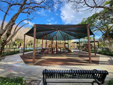 This Lakefront, spacious, Ground Floor 3 Bedroom, 2 Bath Condo - photo 38