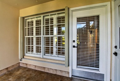 Welcome to easy living in this renovated 1 bedroom, 1.5 bath - photo 8