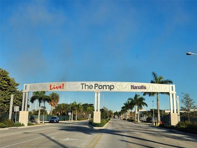 This Lakefront, spacious, Ground Floor 3 Bedroom, 2 Bath Condo - photo 45