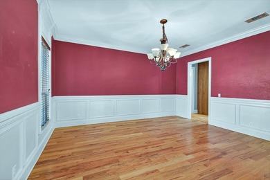 ABSOLUTLY STUNNING AND IMPRESSIVE 5 BEDROOM, 3 FULL BATH, 2 HALF - photo 13
