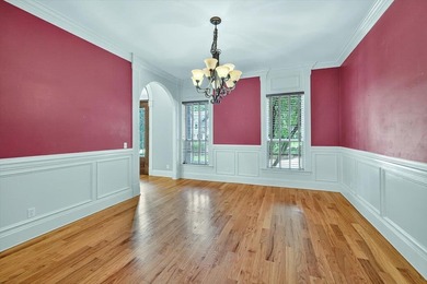 ABSOLUTLY STUNNING AND IMPRESSIVE 5 BEDROOM, 3 FULL BATH, 2 HALF - photo 14