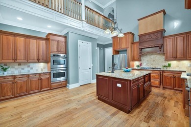 ABSOLUTLY STUNNING AND IMPRESSIVE 5 BEDROOM, 3 FULL BATH, 2 HALF - photo 17
