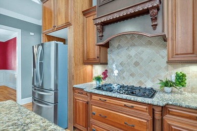 ABSOLUTLY STUNNING AND IMPRESSIVE 5 BEDROOM, 3 FULL BATH, 2 HALF - photo 21