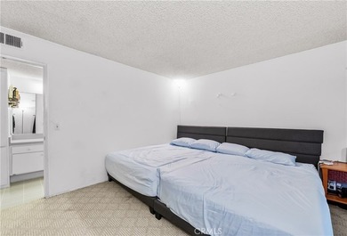 Excellent Opportunity ! This one-bedroom condo is priced - photo 25
