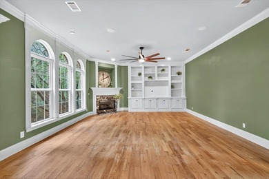 ABSOLUTLY STUNNING AND IMPRESSIVE 5 BEDROOM, 3 FULL BATH, 2 HALF - photo 25