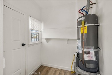 Prime mixed-use property for sale in Long Beach! This versatile - photo 27