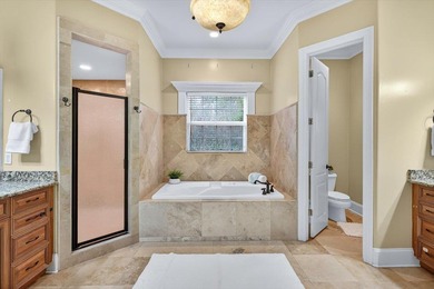 ABSOLUTLY STUNNING AND IMPRESSIVE 5 BEDROOM, 3 FULL BATH, 2 HALF - photo 32