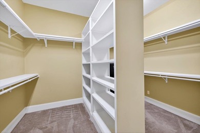 ABSOLUTLY STUNNING AND IMPRESSIVE 5 BEDROOM, 3 FULL BATH, 2 HALF - photo 34
