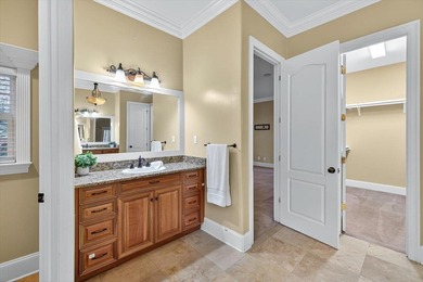 ABSOLUTLY STUNNING AND IMPRESSIVE 5 BEDROOM, 3 FULL BATH, 2 HALF - photo 36